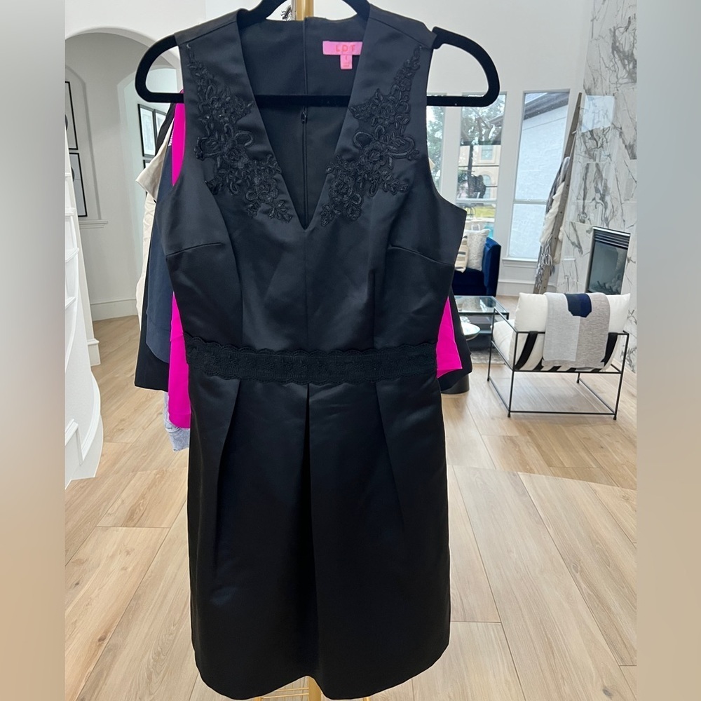 Ldt Appliqué Cocktail Dress